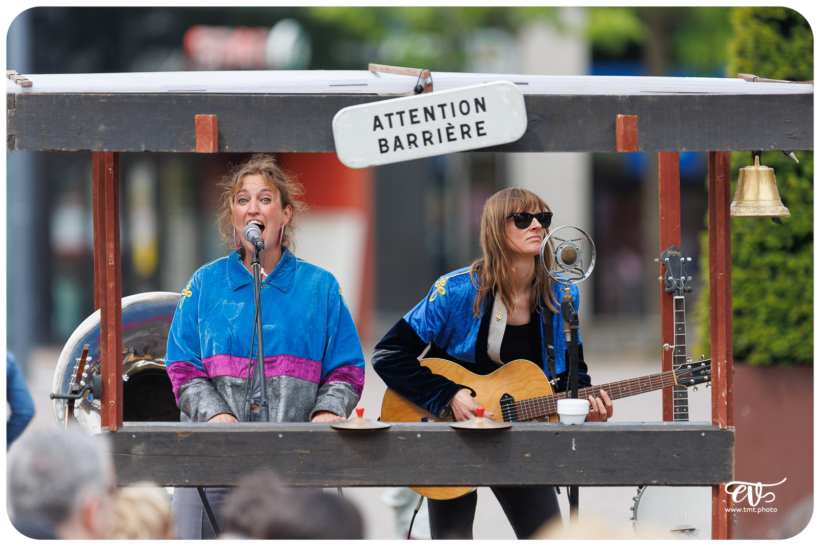 SUR MESURE (CIE BARRIÈRE)